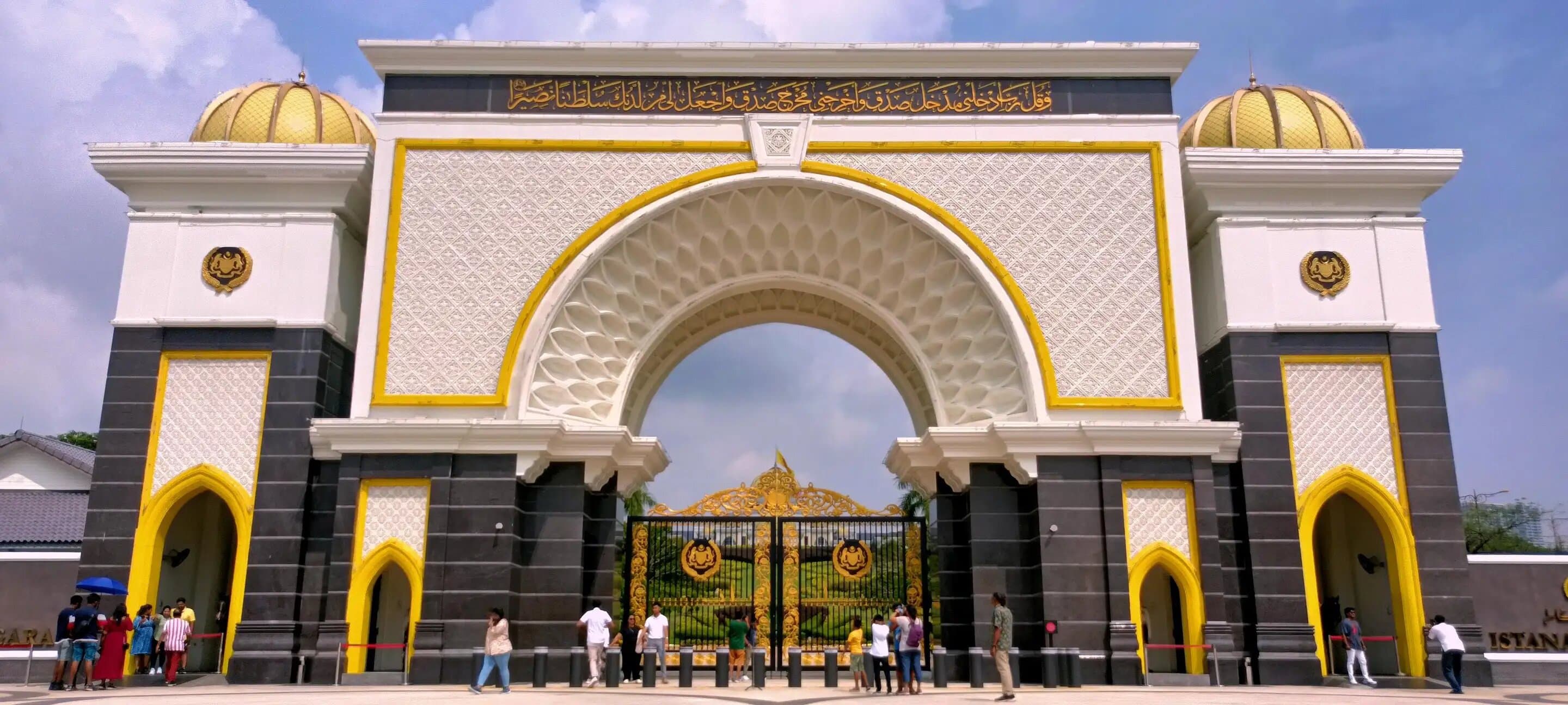 Property Image 9, Ship Image, BookMe Accommodation, Comfortable Stay, Affordable Prices.